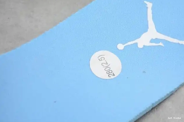 1st Kicks (W) Jordan AO9944-441 UNC Air Low 1 0623